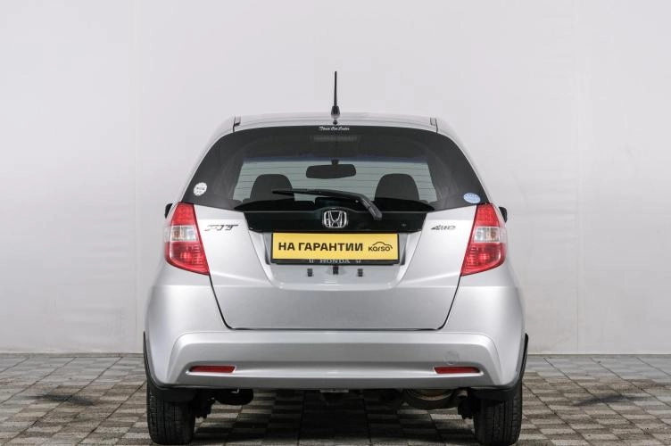 Honda Fit 5 из 6