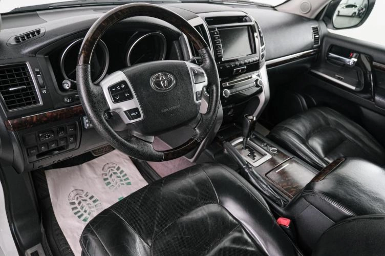 Toyota Land Cruiser 8 из 23