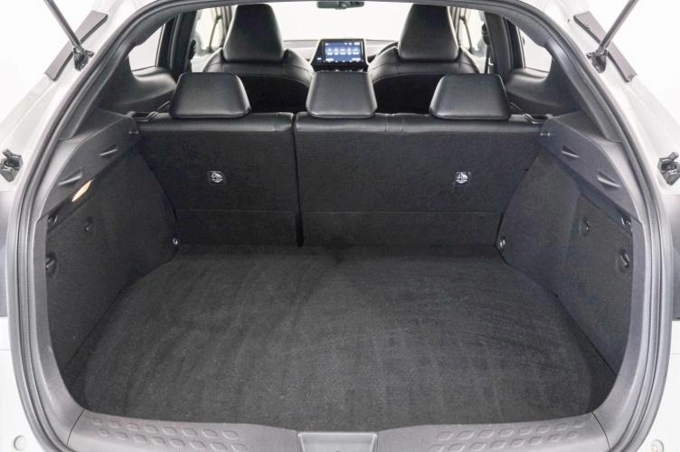 Toyota C-HR 22 из 22