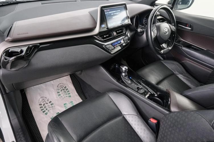Toyota C-HR 12 из 22
