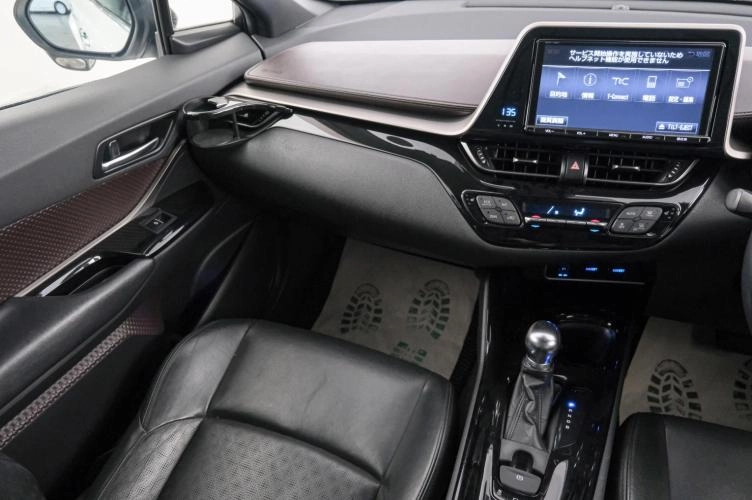 Toyota C-HR 11 из 22