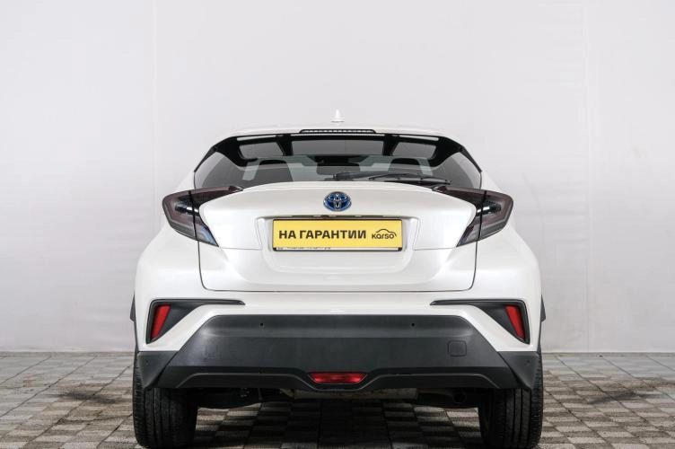 Toyota C-HR 5 из 6