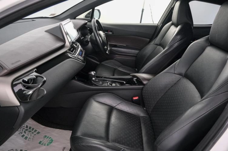 Toyota C-HR 13 из 22