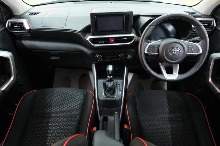 Toyota Raize 13 из 24