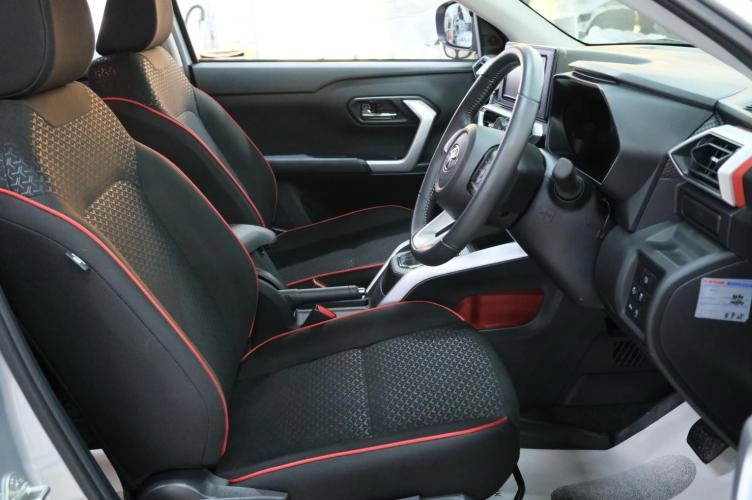 Toyota Raize 7 из 24