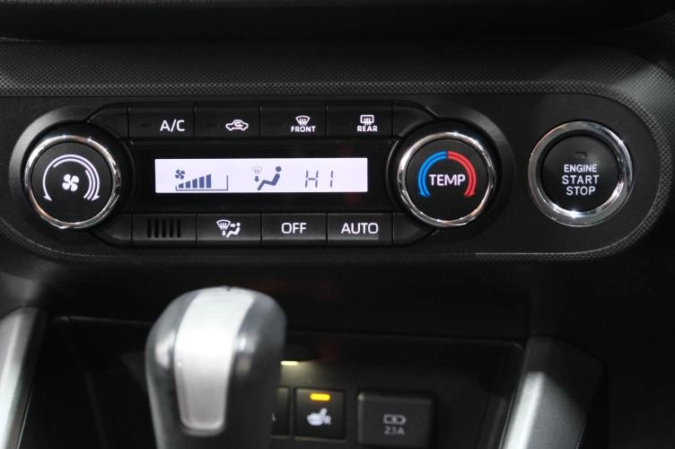 Toyota Raize 15 из 24