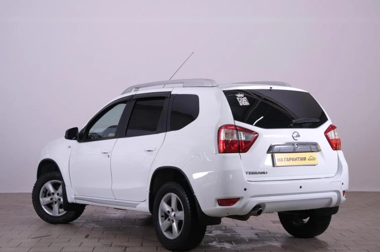 Nissan Terrano 4 из 5