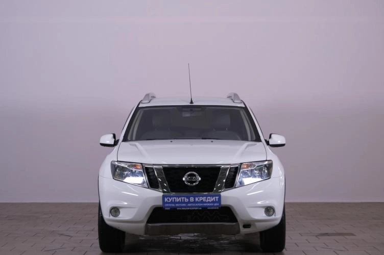 Nissan Terrano 2 из 5