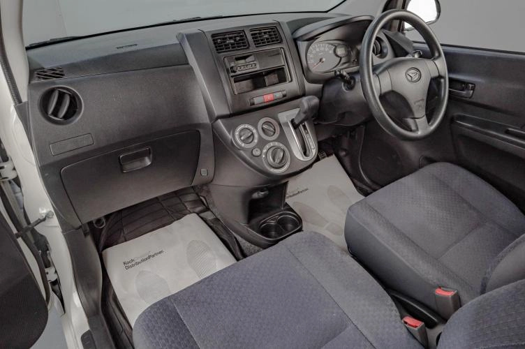 Daihatsu Mira 7 из 12