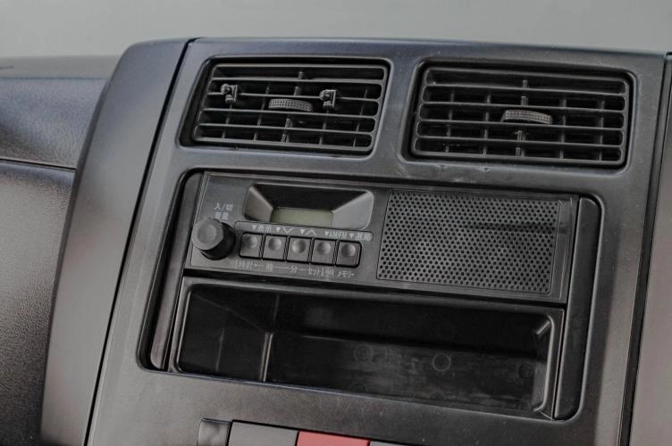 Daihatsu Mira 9 из 12