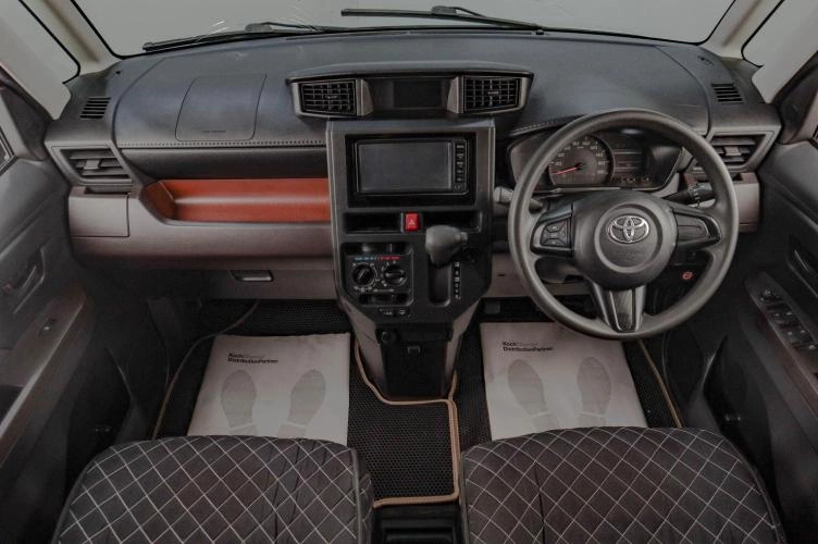 Toyota Roomy 9 из 18