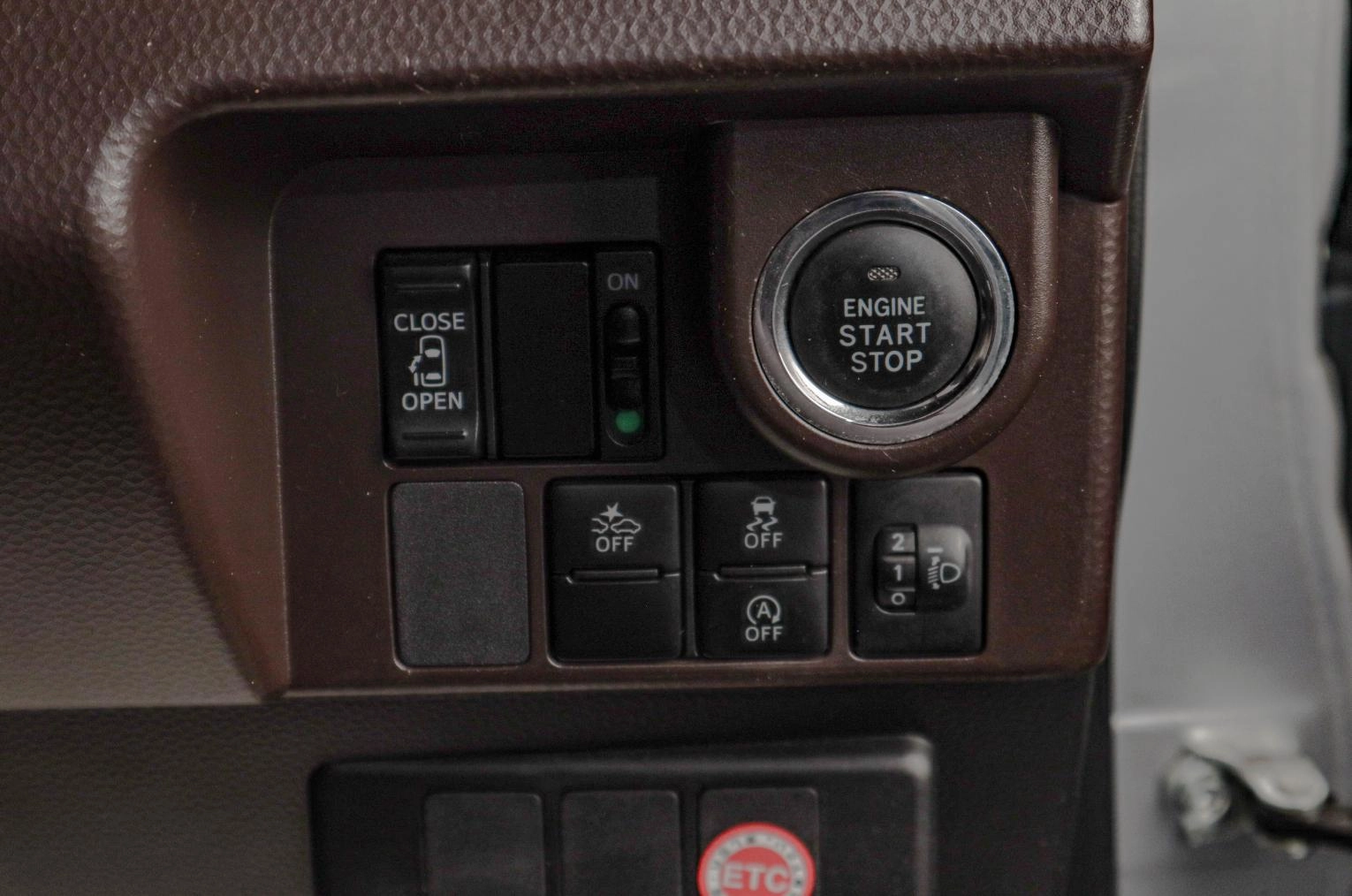 Toyota Roomy 13 из 18