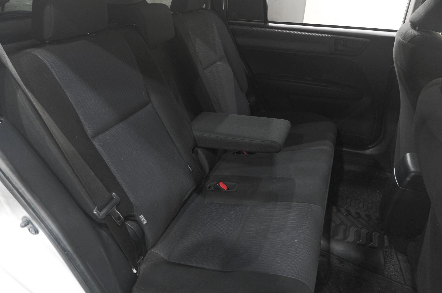 Toyota Corolla Fielder 21 из 23
