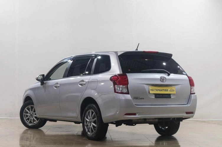 Toyota Corolla Fielder 4 из 6