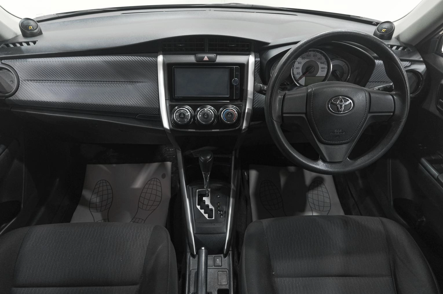 Toyota Corolla Fielder 13 из 23