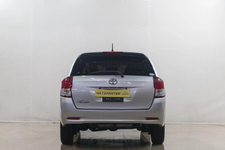 Toyota Corolla Fielder 5 из 6