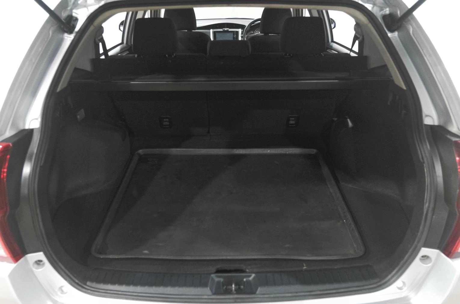 Toyota Corolla Fielder 23 из 23