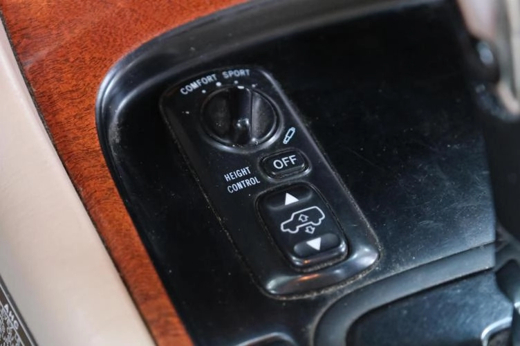 Lexus LX 17 из 25