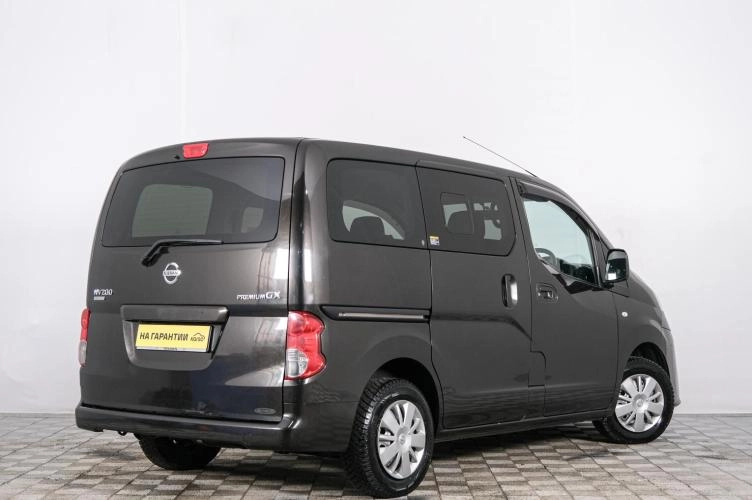 Nissan NV200 6 из 21