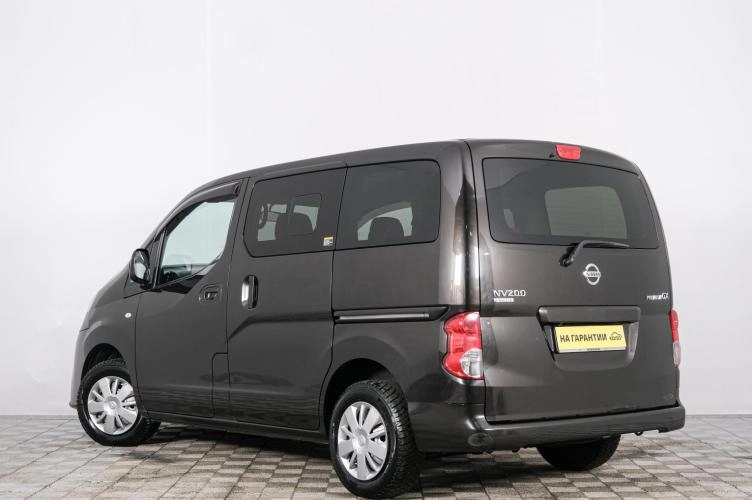 Nissan NV200 4 из 21