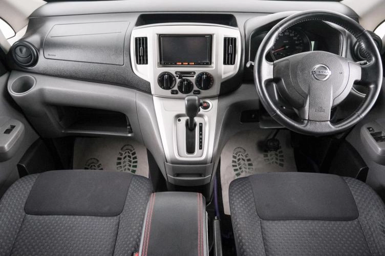 Nissan NV200 10 из 21