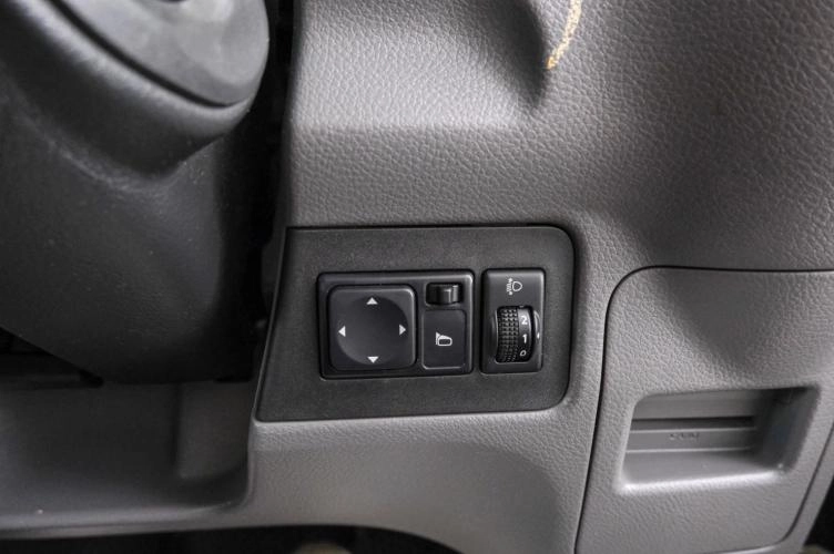 Nissan NV200 17 из 21