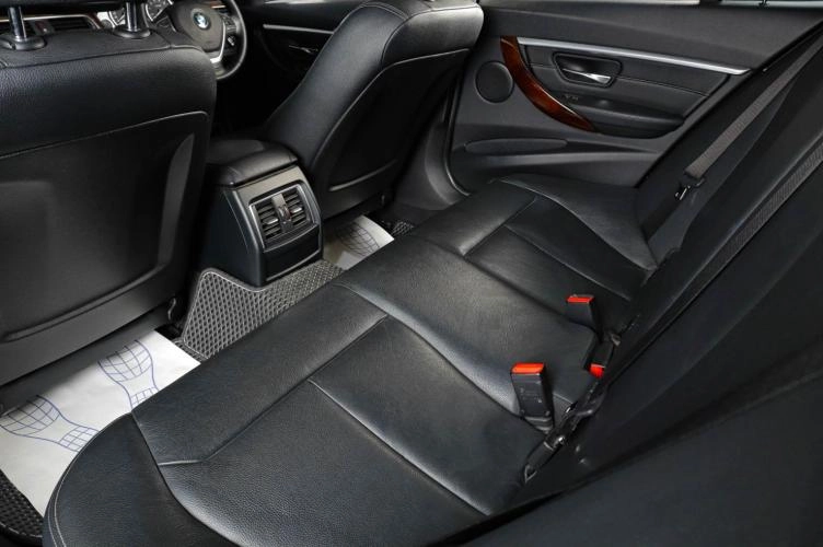 BMW 3 серия 9 из 21