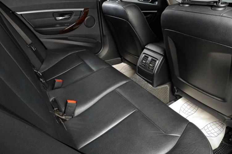 BMW 3 серия 8 из 21