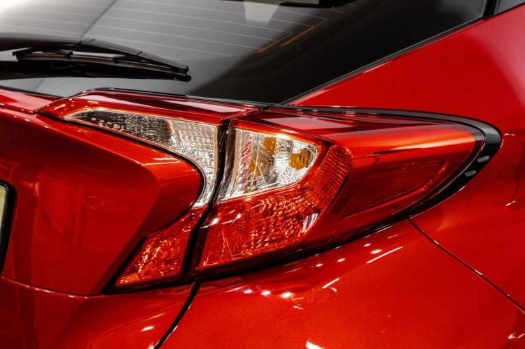 Toyota C-HR 9 из 26