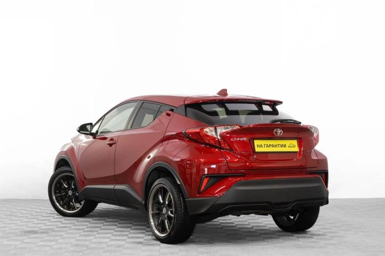 Toyota C-HR 6 из 6