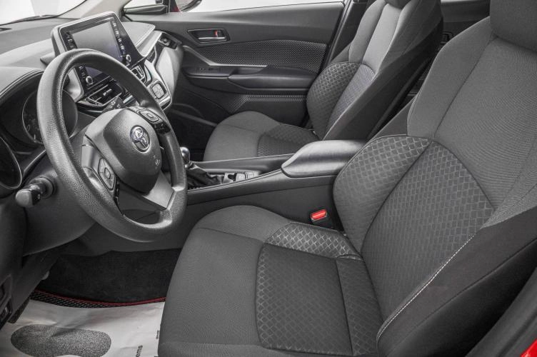 Toyota C-HR 11 из 26