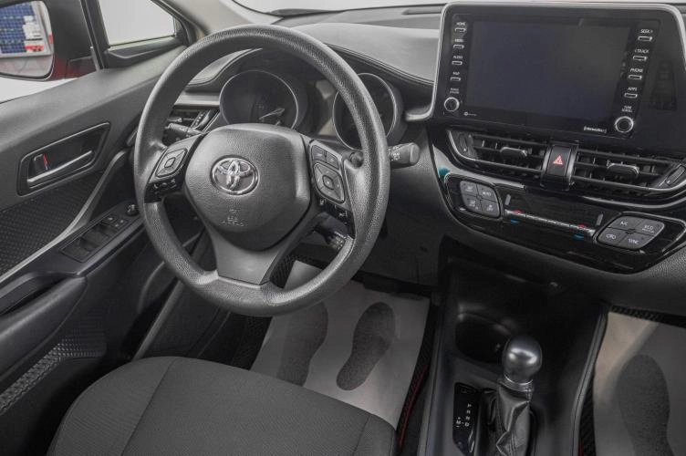 Toyota C-HR 17 из 26