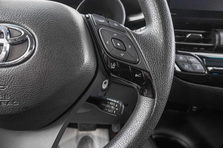Toyota C-HR 16 из 26