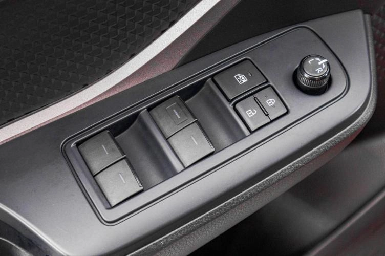 Toyota C-HR 12 из 26