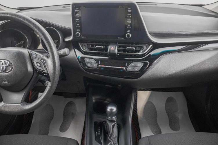 Toyota C-HR 18 из 26