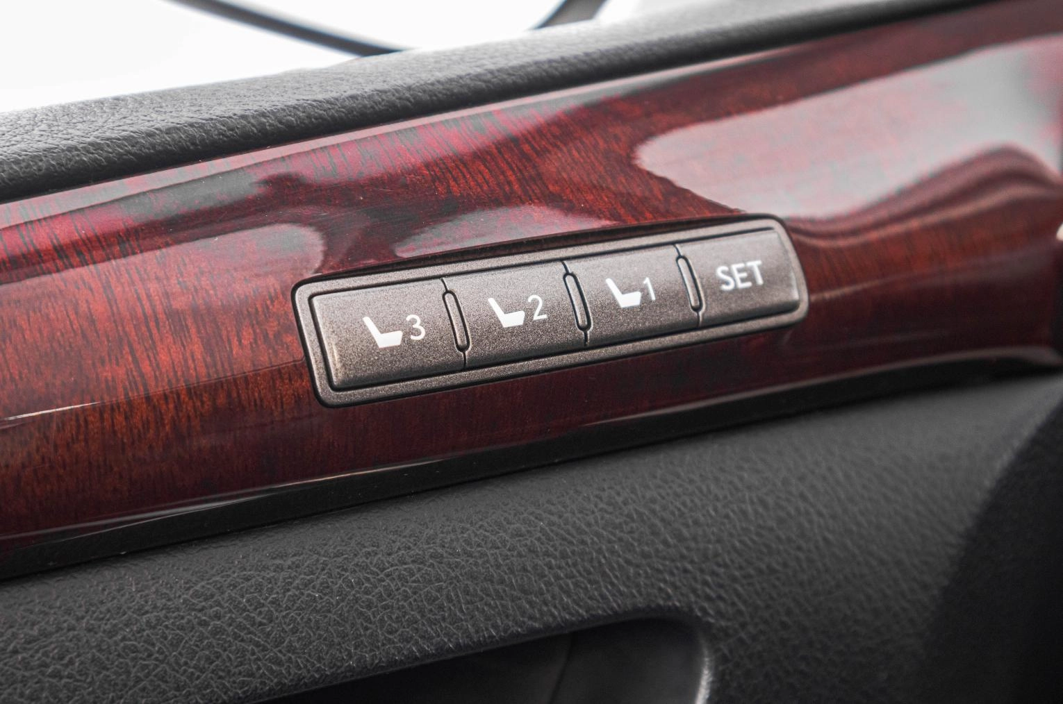 Lexus LX 13 из 41