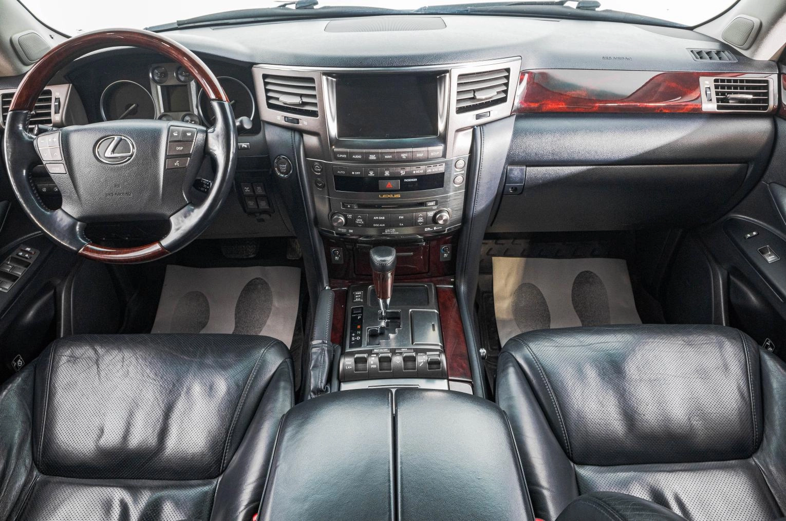 Lexus LX 10 из 41