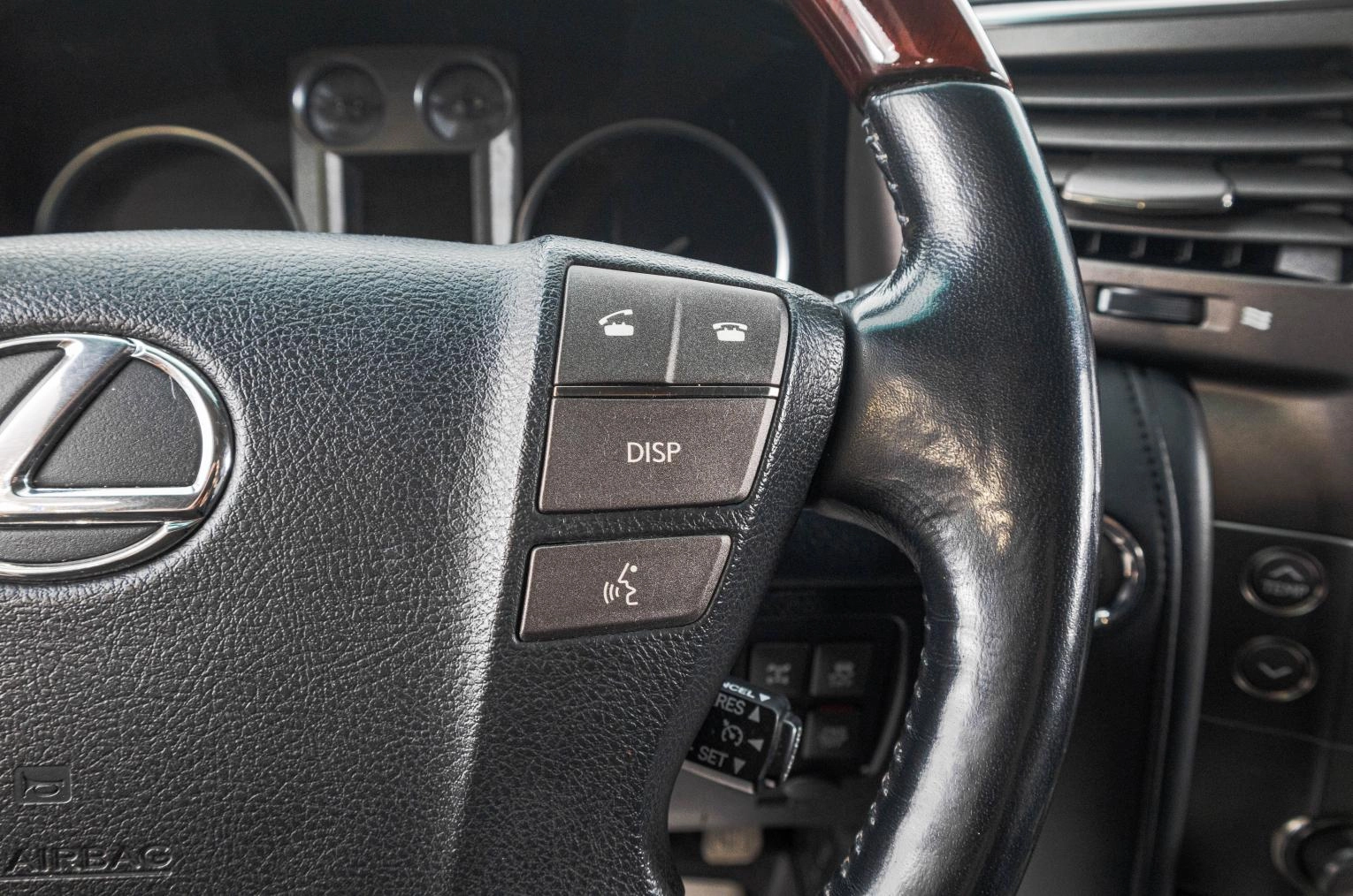 Lexus LX 19 из 41