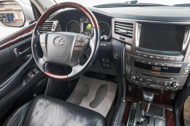 Lexus LX 20 из 41
