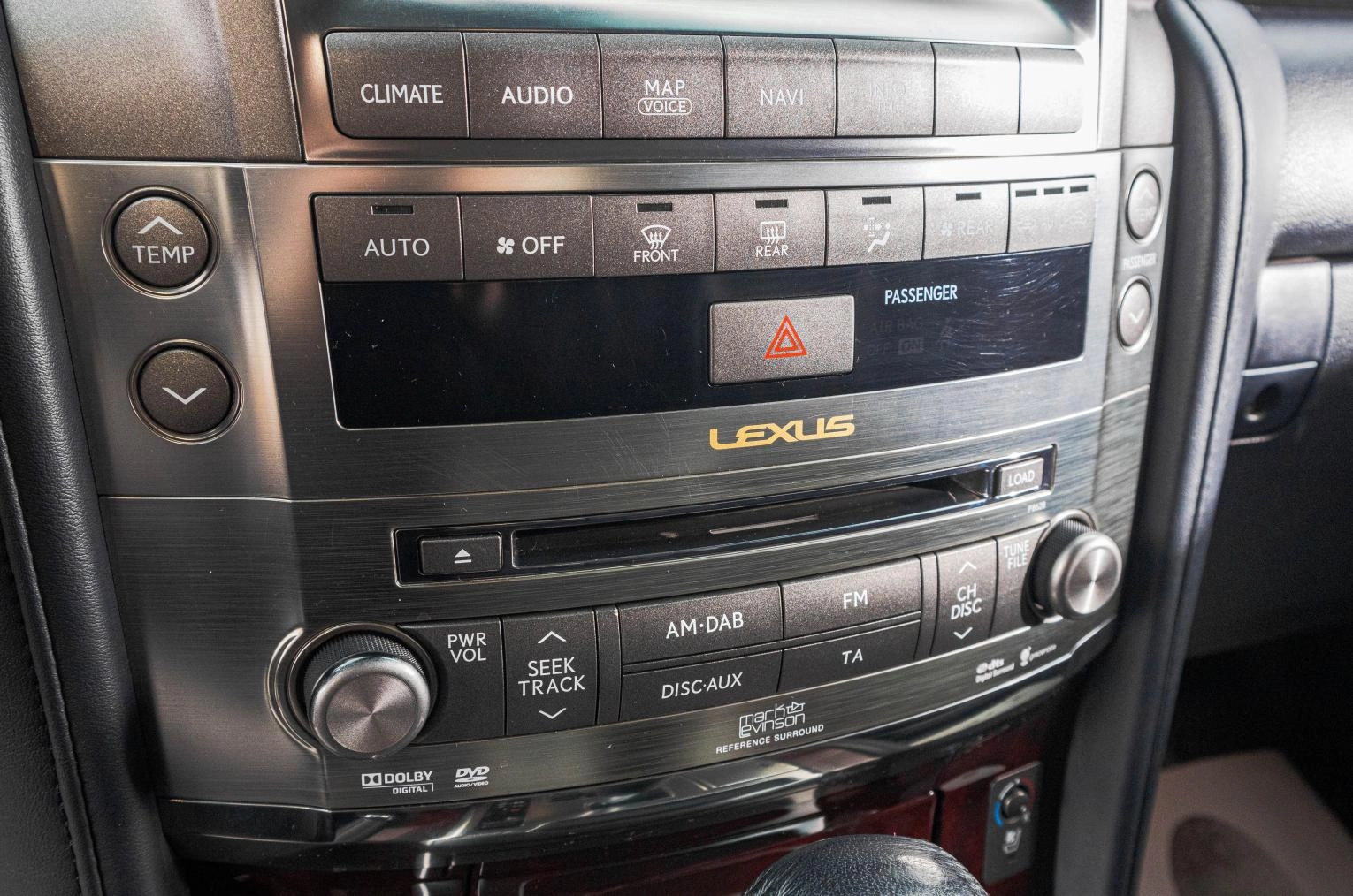 Lexus LX 25 из 41