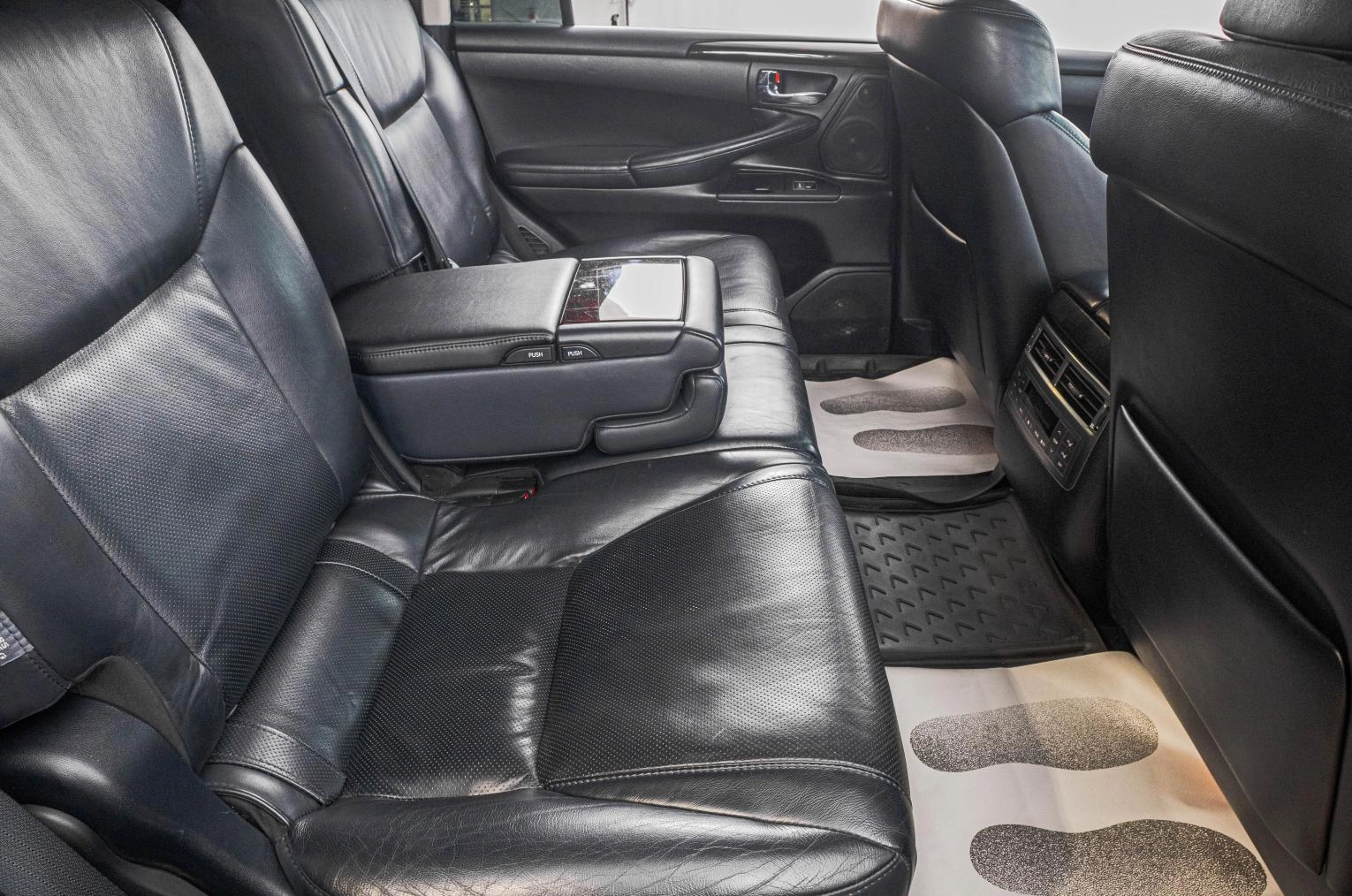 Lexus LX 35 из 41