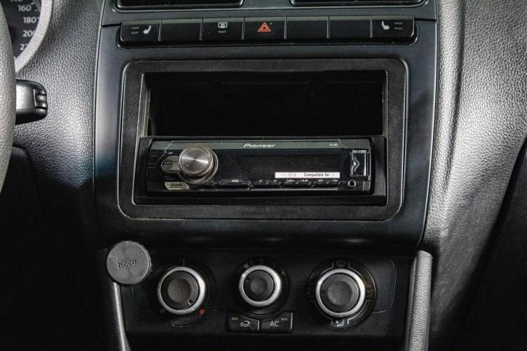 Volkswagen Polo 13 из 16