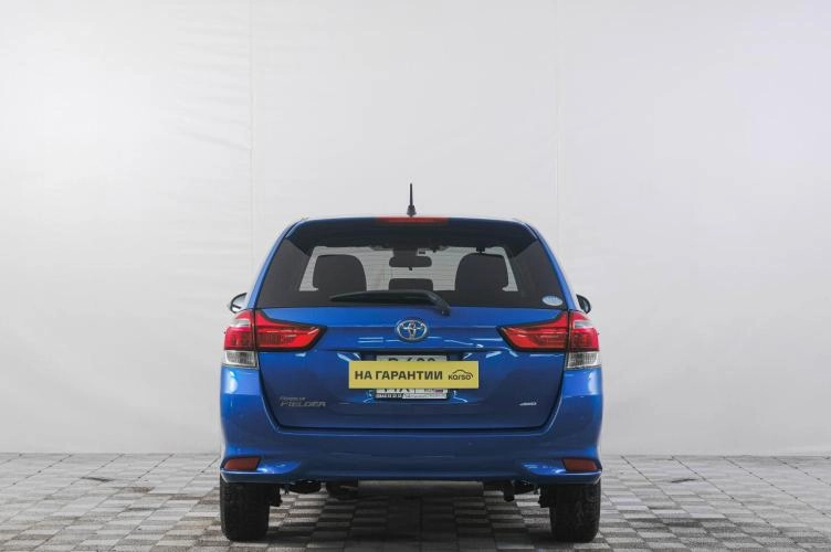 Toyota Corolla Fielder 5 из 6