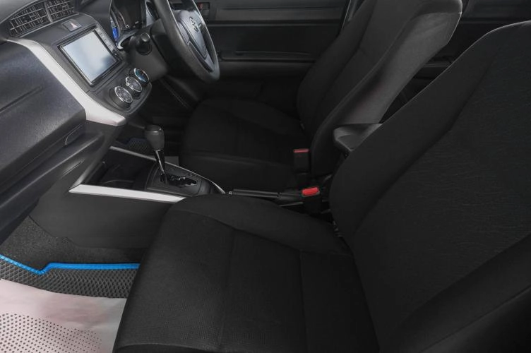 Toyota Corolla Fielder 8 из 20