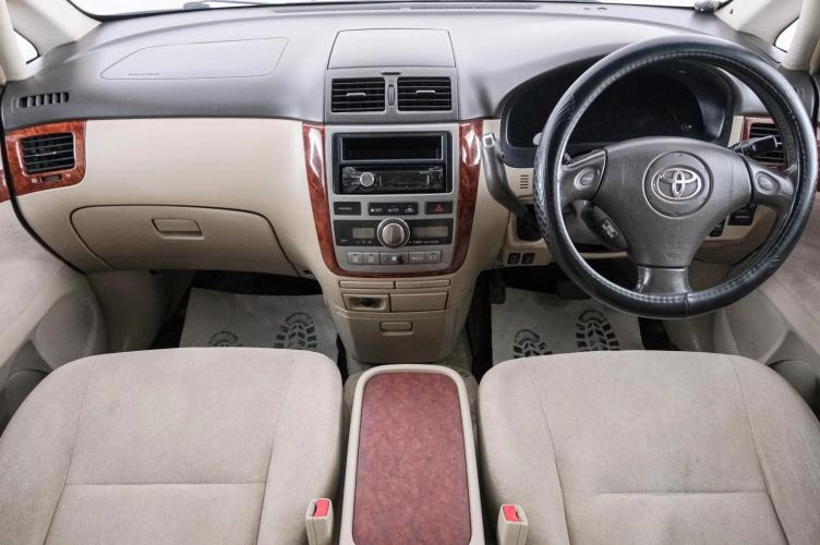 Toyota Ipsum 10 из 20