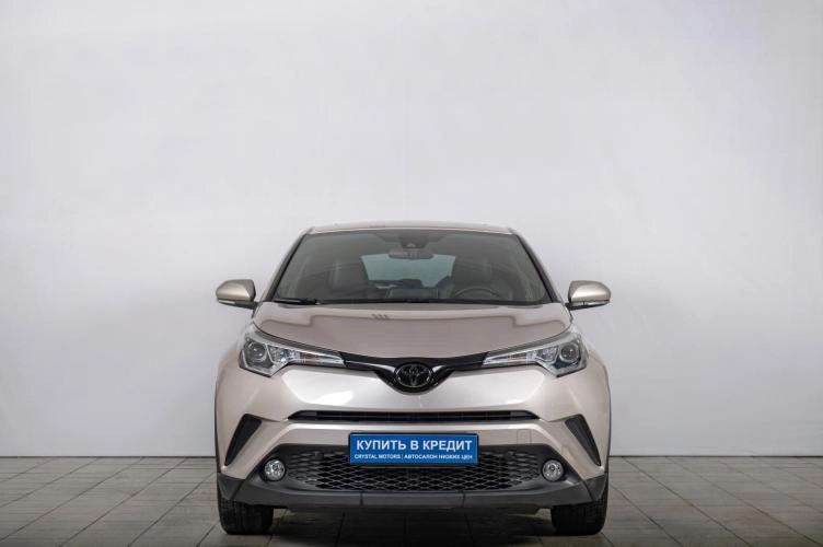 Toyota C-HR 3 из 6