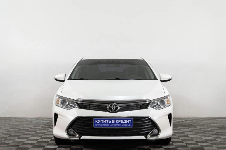 Toyota Camry 2 из 5