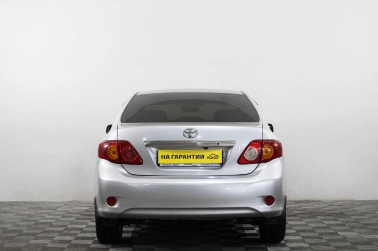 Toyota Corolla 5 из 6