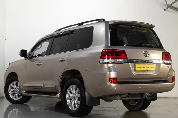 Toyota Land Cruiser 6 из 6