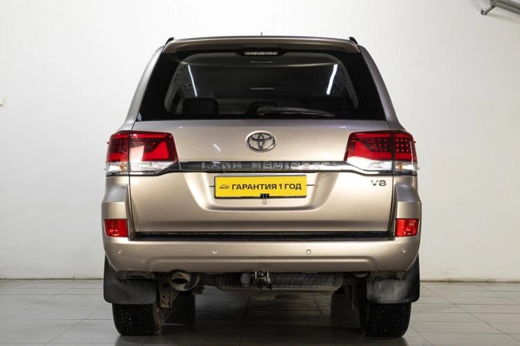 Toyota Land Cruiser 5 из 6